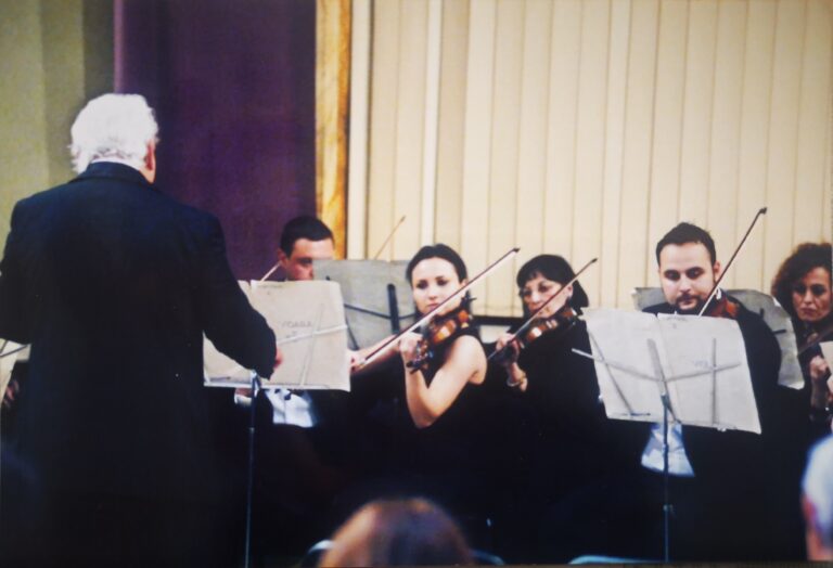 Orchestra de Cameră PHILARMONIA București și dirijorul Nicolae Iliescu