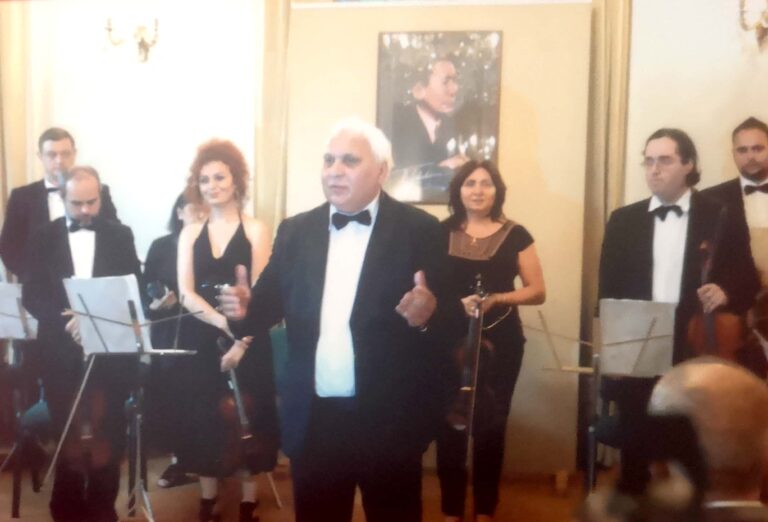 Orchestra de Cameră PHILARMONIA București și dirijorul Nicolae Iliescu